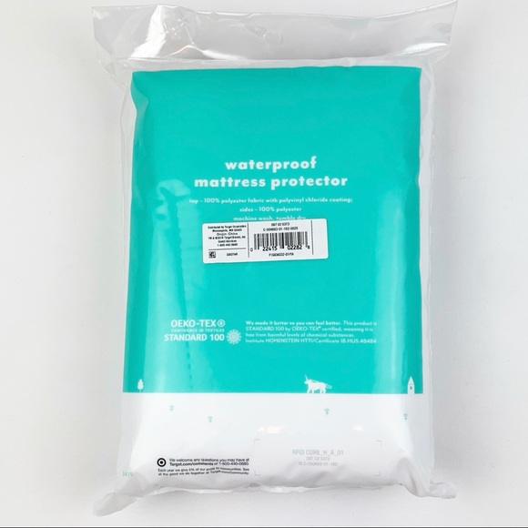 Pillowfort Bedding Pillowfort Waterproof Full Mattress Protector